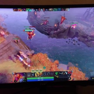 Залезла под стол и пососала мне хуй