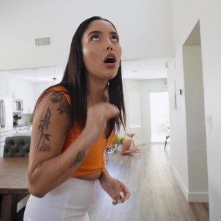 Мамка и молодка в горячих лесби утехах