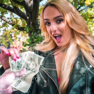 За деньги прожарил секси блонду