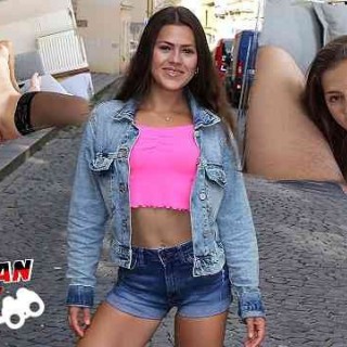 Мужик тестирует телочку болтом