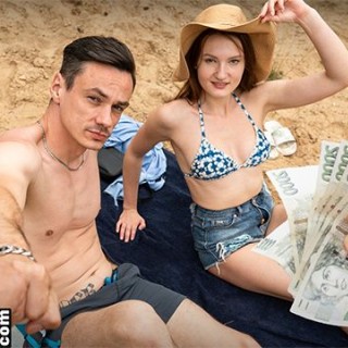 На пляже потрахал сучку в анал